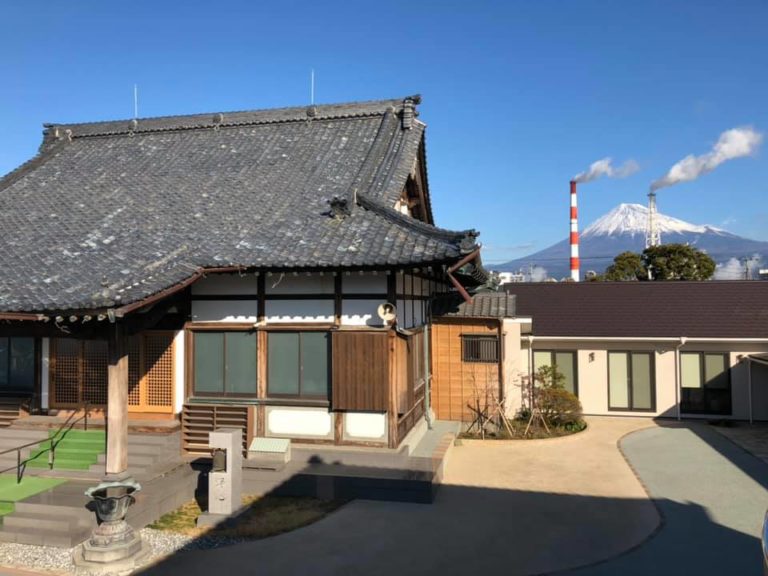 煙突と富士山と福泉寺